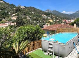 Maisonnette avec escalier, homestay in Menton