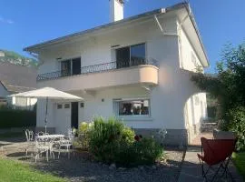 Villa de charme jardin vue sur montagnes rénovation 2026