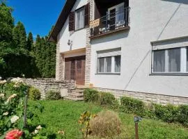 Aranypart 35 Apartman