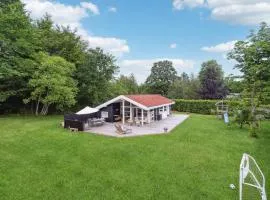 Nice Home In Hornbæk With Wifi