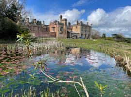 Llanerchydol Hall Suites, country house in Welshpool