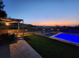 Villa Dionisia with private pool, hotel in Roumelí