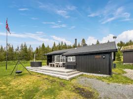 3 Bedroom Amazing Home In Lillehammer、リレハンメルのコテージ