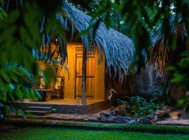 Private Organic House, feriebolig i Udawalawe