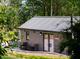 The Cabin in the Tamar Valley., hotel in Gunnislake