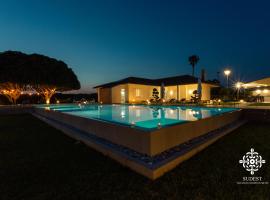 Sicily Summer Breeze - Deluxe Villa with Pool, chata v destinácii Ispica