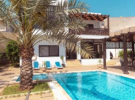 Little Venice Chalet- Private Villa- Dead Sea Jordan, hotel en Sowayma