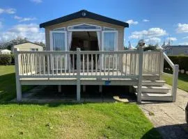 Butlins 8 Berth luxury,Top of the Range Caravan with Passses