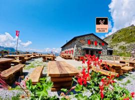 Cabane Bella-Tola, hotel perto de Le Tsape, Saint-Luc