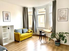 2 Rooms, free Parking, 25 min to Düsseldorf, 150 Mbps WLAN, holiday rental in Duisburg