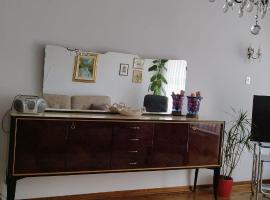 7 Flower Street Apartment: Šempeter pri Gorici şehrinde bir aile oteli