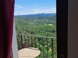 Amazing STUDIO CASA FERMEGLIA with private jacuzzie and perfect panoramic view