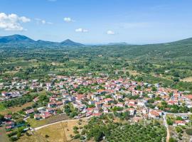 Village house xatzis, cheap hotel in Hajís