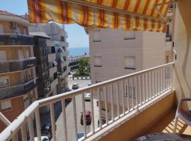 Apartamento vistas al mar, segunda línea 3 habitaciones, allotjament vacacional a Sant Carles de la Ràpita
