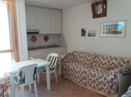 Bilocale Sardegna costa smeralda, apartamento em Cugnana Verde