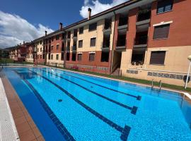 VILLA CARMEN. coqueto apartamento con piscina y garaje, leilighet i Ezcaray