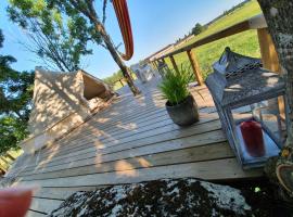 Viesnīca ar autostāvvietu Ohukotsu Glamping pilsētā Ohukotsu