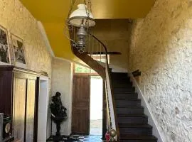 Ancien relais de chasse à 35 min du Circuit 24h du Mans