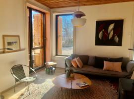 Maison Chalet design Briançon Serre Chevalier、Puy-Saint-Andréのバケーションレンタル