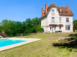 Bed and Breakfast Villa Castel Marie Louise, hotell i Néris-les-Bains