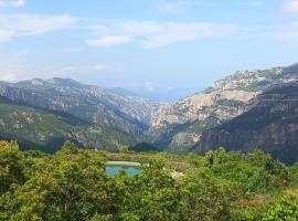 Glamping tent nel Supramonte, tente de luxe à Urzulei