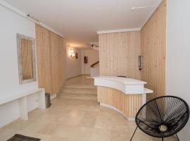 Apartamentos Mestret, hotel em San Antonio