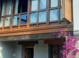 La casa de abajo
