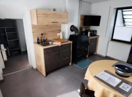 Hochwertiges Apartment mit 3 Räumen und Terrasse statt Hotelzimmer - Festung zu Ketghe, Nähe Koblenz, hotel a Kettig