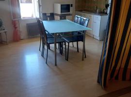 appartement T2, pet-friendly hotel in Elne