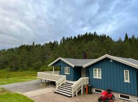 Frittliggende hytte i flott turterreng, hôtel à Molde