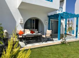 Premium Twin house with Private Garden Mountain View North Coast Sahel, vacation rental in Ras Elhekma
