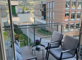 Modern Apartment - Amazing Terrace and Fjord View, Close to City Center, Strandhaus in Bergen