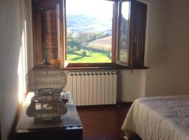 Charming Villa in Monferrato: Camino'da bir tatil evi