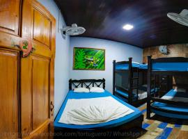 Hostel Tortuguero 7BackPackers โรงแรมในตอร์ตูเกโร