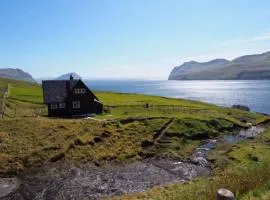 Unique and isolated cottage with stunning views