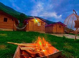 Dedushi guesthouse &wod cabin-camping place, hotel i Gusinje