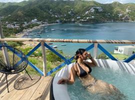 GLAMPING BAReKE AZUL2, hotel in Santa Marta