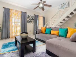 Vacay with Tiffany, apartamento em Kingston