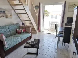 Appartement cosy à 100m de la plage avec mezzanine, terrasse et parking privatif - FR-1-194-263