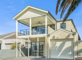 15A Elliot - BYO Linen - Wi-Fi - Close to Beach