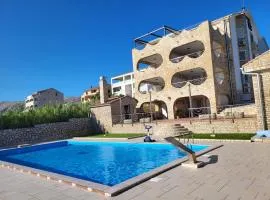 Pool apartment Ena