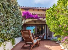 Costa Corallina Handsome Flat W/Terrace near Beach