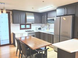 Dongtan Sharp-2 Family House, hotel in Hwaseong