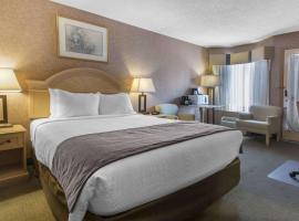 Flamingo Hotel, hotel near Medicine Hat Airport - YXH, 