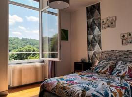 Appartement chaleureux de 82M2 proche de Vulcania: Pontaumur şehrinde bir kiralık tatil yeri