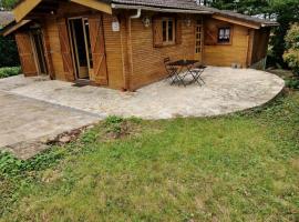 Chalet, hotel with parking in Bazoches-sur-le-Betz