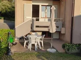 Appartamento relax con giardino e vista mare