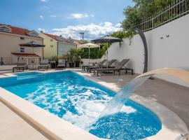 A&D Deluxe apartments Dani with swimming pool – apartament w mieście Promajna