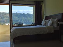 Hotel Toba Shanda By Helocus, hotel in Parapat