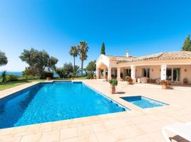 Seaviews Villa in El Paraiso, hotel en Benahavís